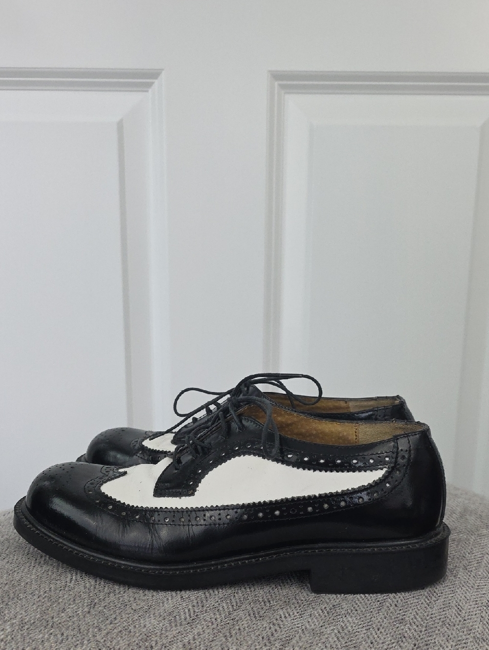 Vintage Clifford & Wills Made in Italy Two-Tone Spectator Wingtip Oxfords 7.5 - Picture 4 of 9